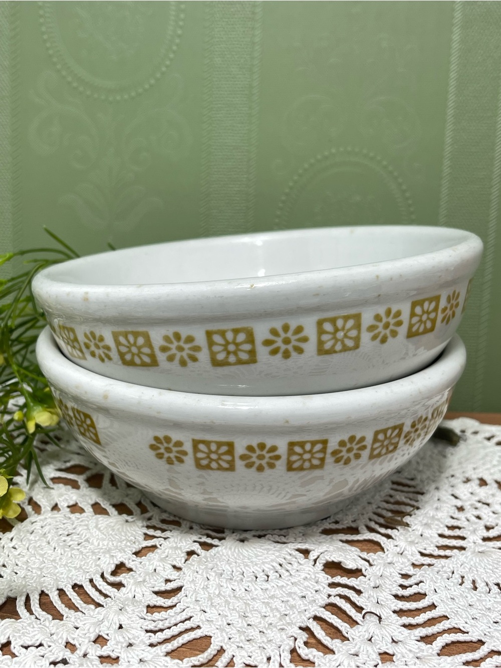 Shenango Restaurant China Gold Daisy Dot Country Kitchen Rounded Soup Bowl Round